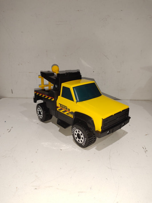 2012 Tonka T04 Wrecker Tow Truck Toy - Yellow black