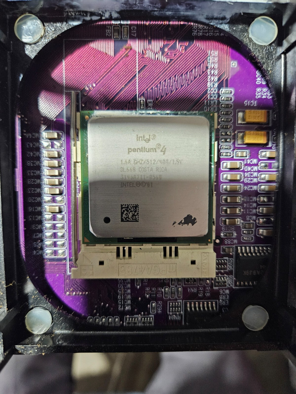 ECS ELITEGROUP P4VXAD rev: 1.0 w/ Pentium4 1.6 GHz - 768MB Memory