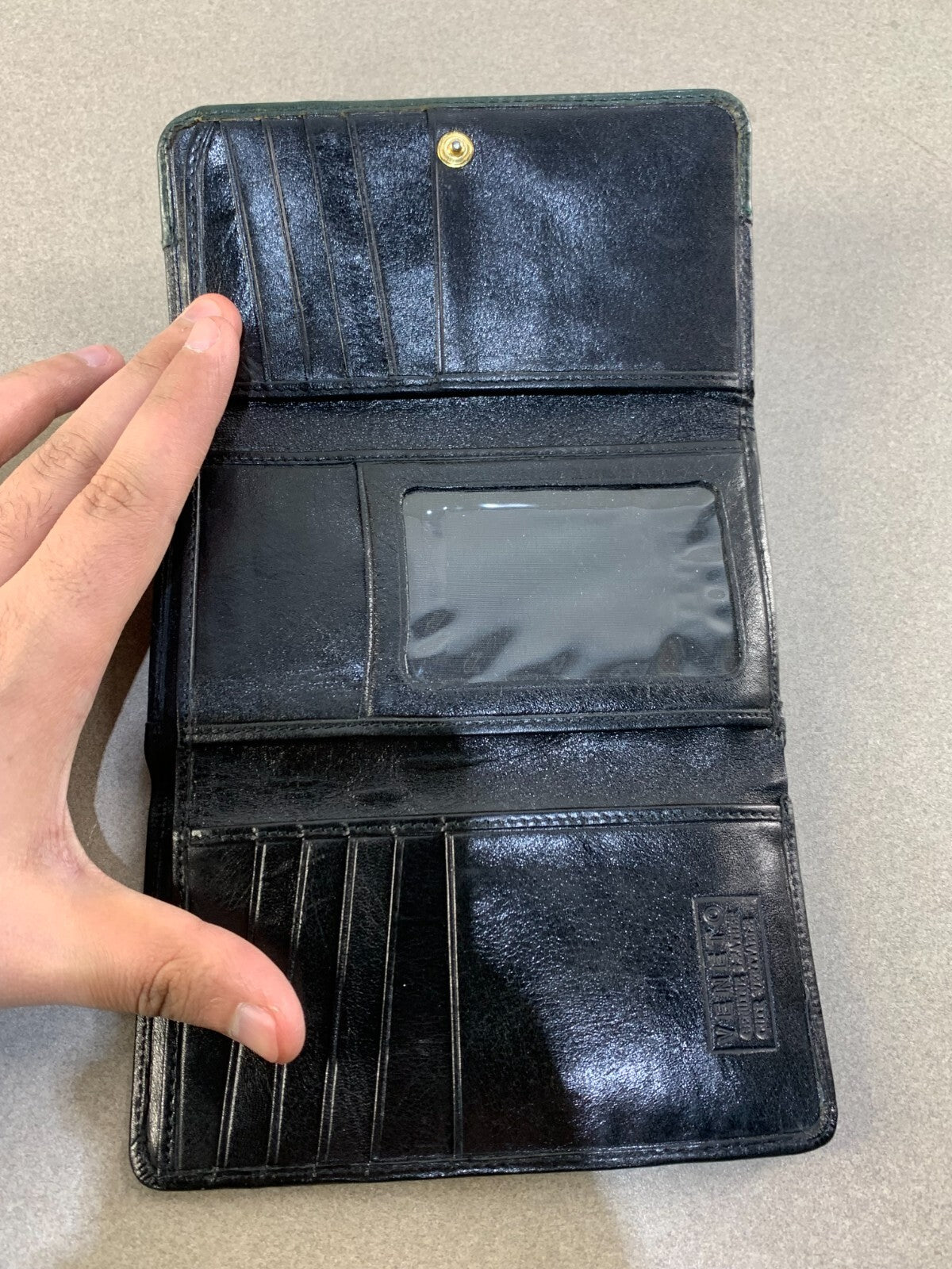 Black VENETO wallet. Unisex.