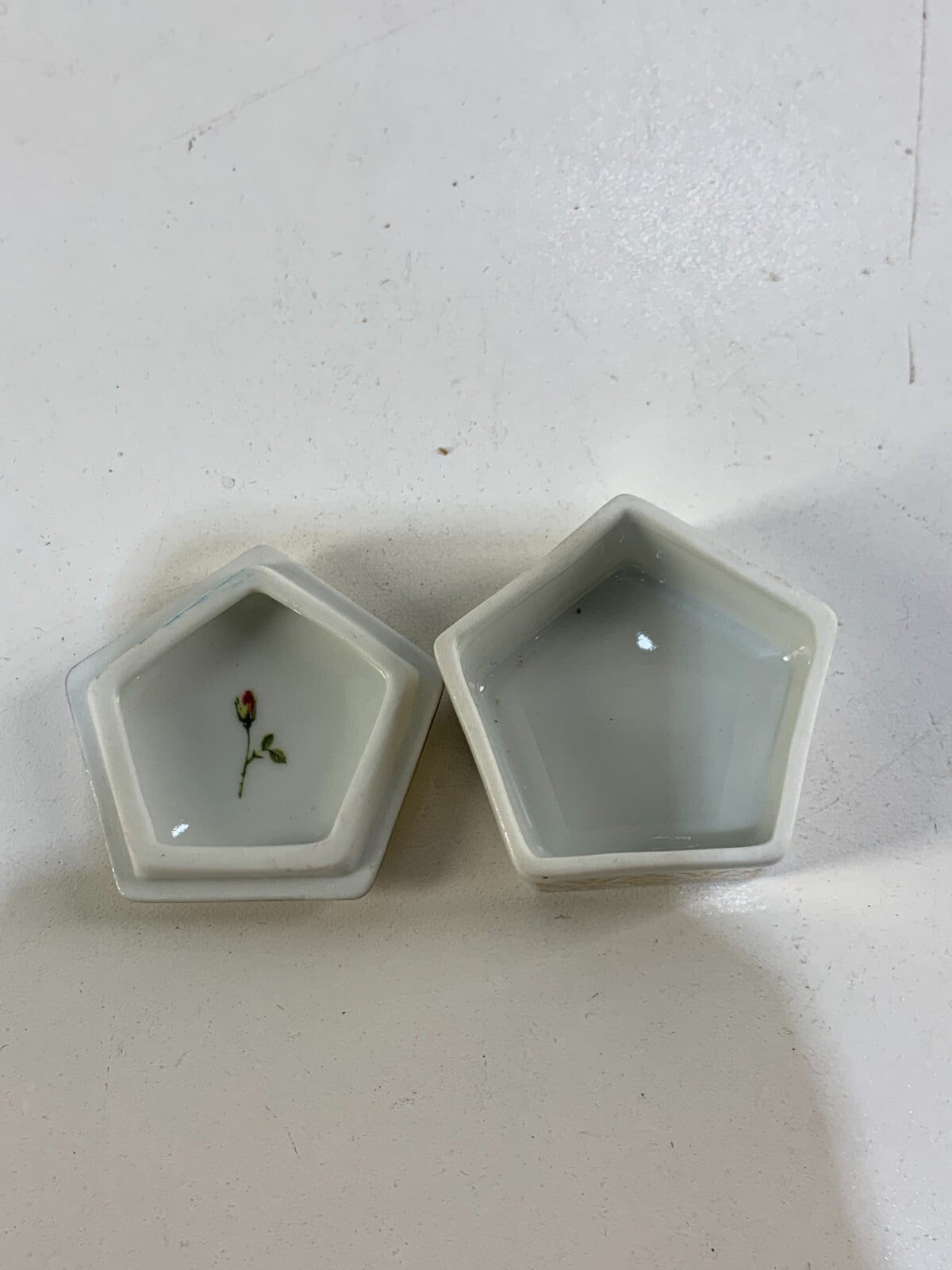 Vintage Empress Josephine's Rose Garden Fine Porcelain Trinket Jewelry Box 1980