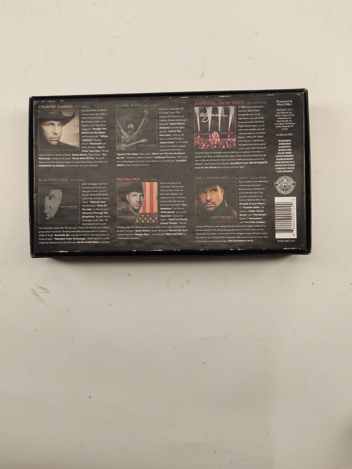 Garth Brooks Blame It All on My Roots - 8 Discs: 6 CDs + 2 DVDs Box Set