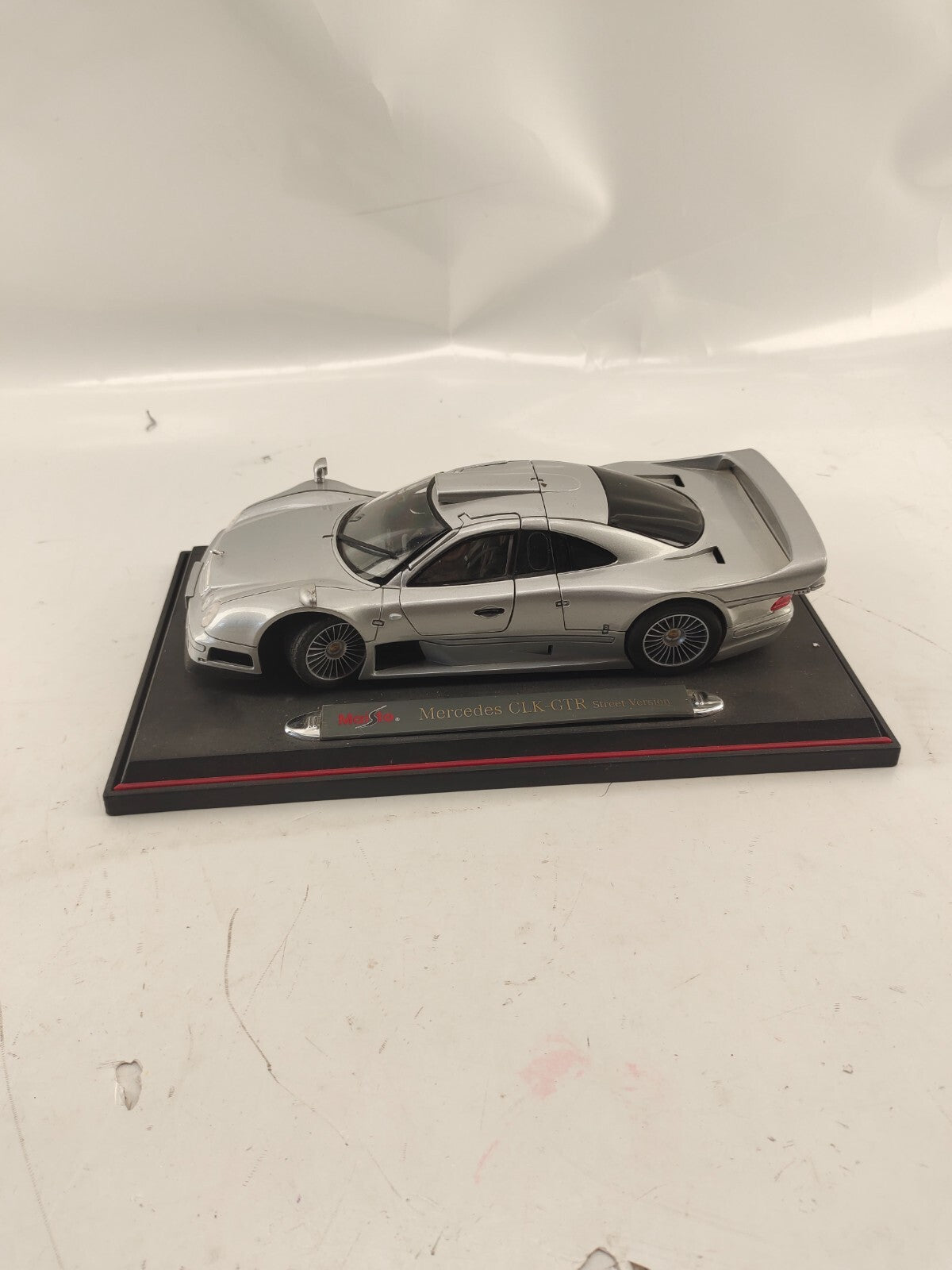1:18 Scale Maisto  MERCEDES CLK GTR D2 WARSTEINER