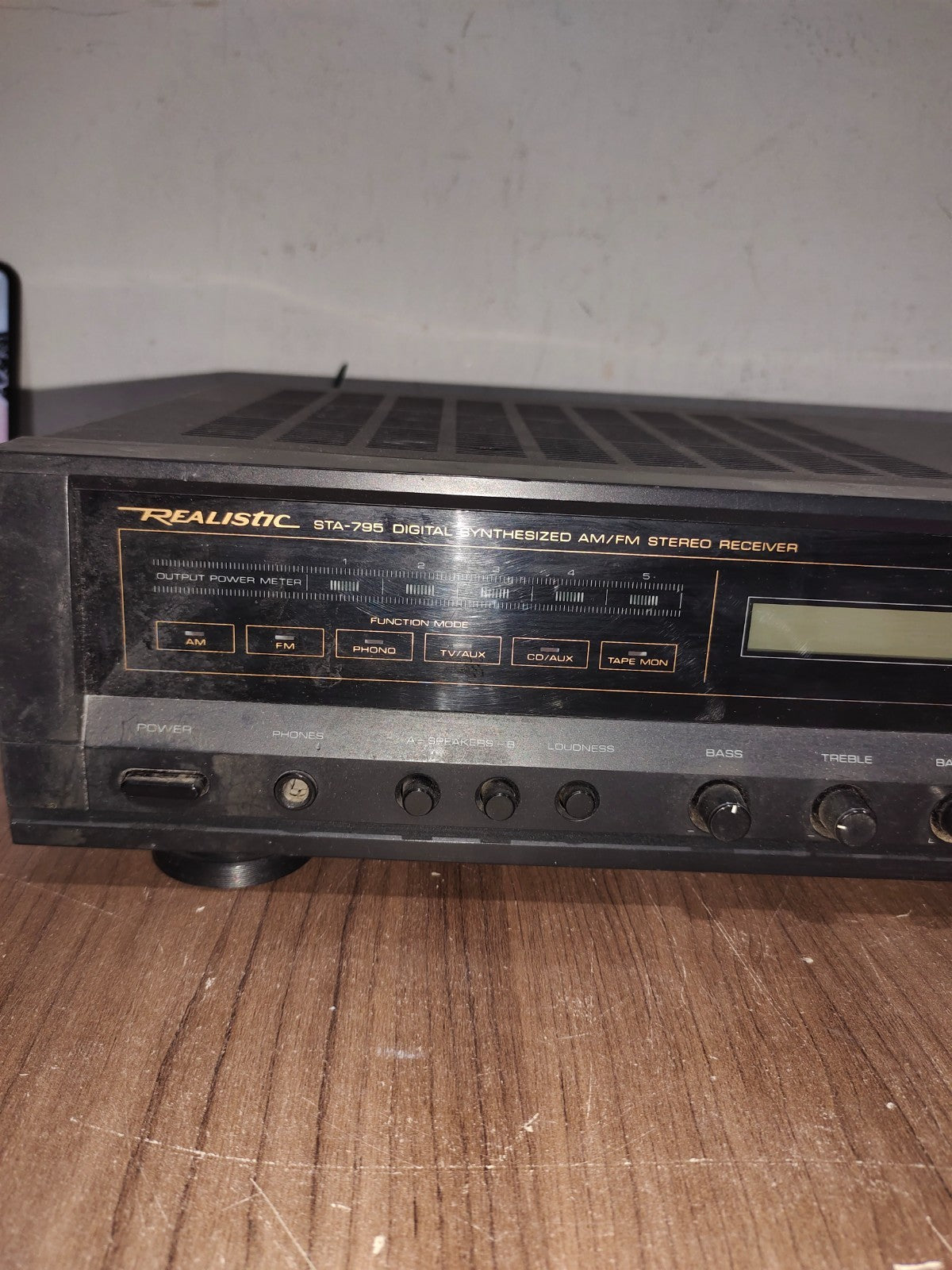 Realistic STA-795 Digital Synthesized AM/FM Stereo Receiver