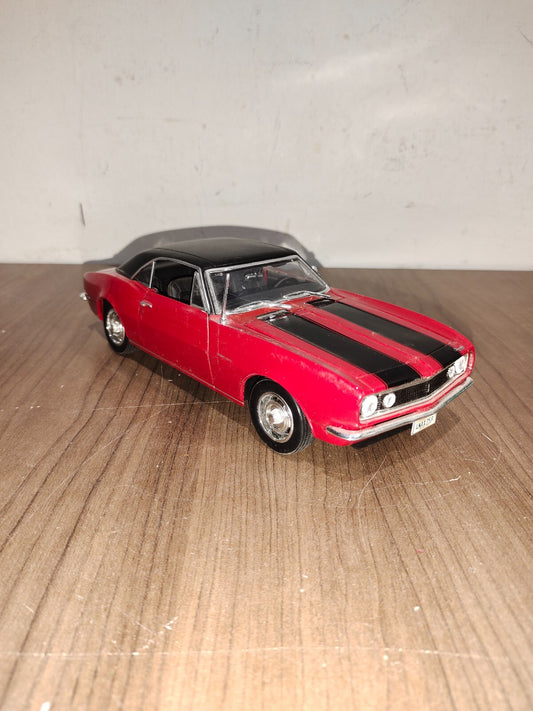1:18 SCALE MAISTO-RED 1967 CHEVROLET CAMARO -SPECIAL EDITION