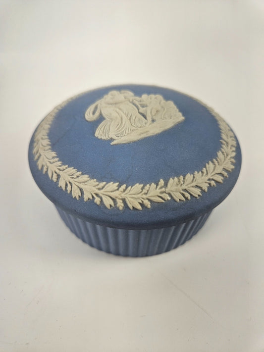 Vintage  Wedgwood Jasperware Round Trinket Ring Box Lid Wedgewood England