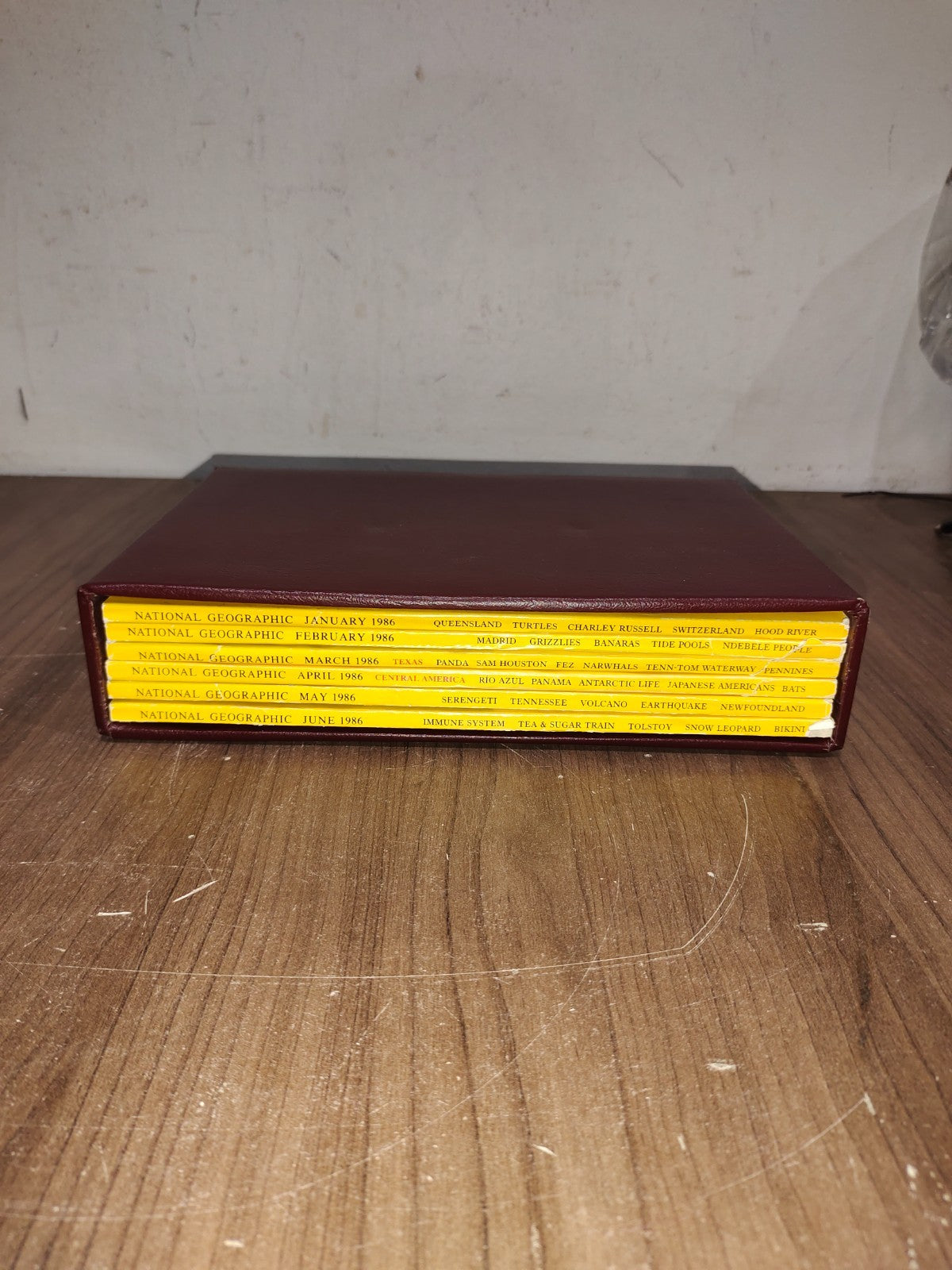 National Geographic - 1986 - January-June - Case Faux Leather - Magazines