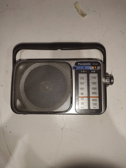 Panasonic RF-2400 Portable AM/FM Radio
