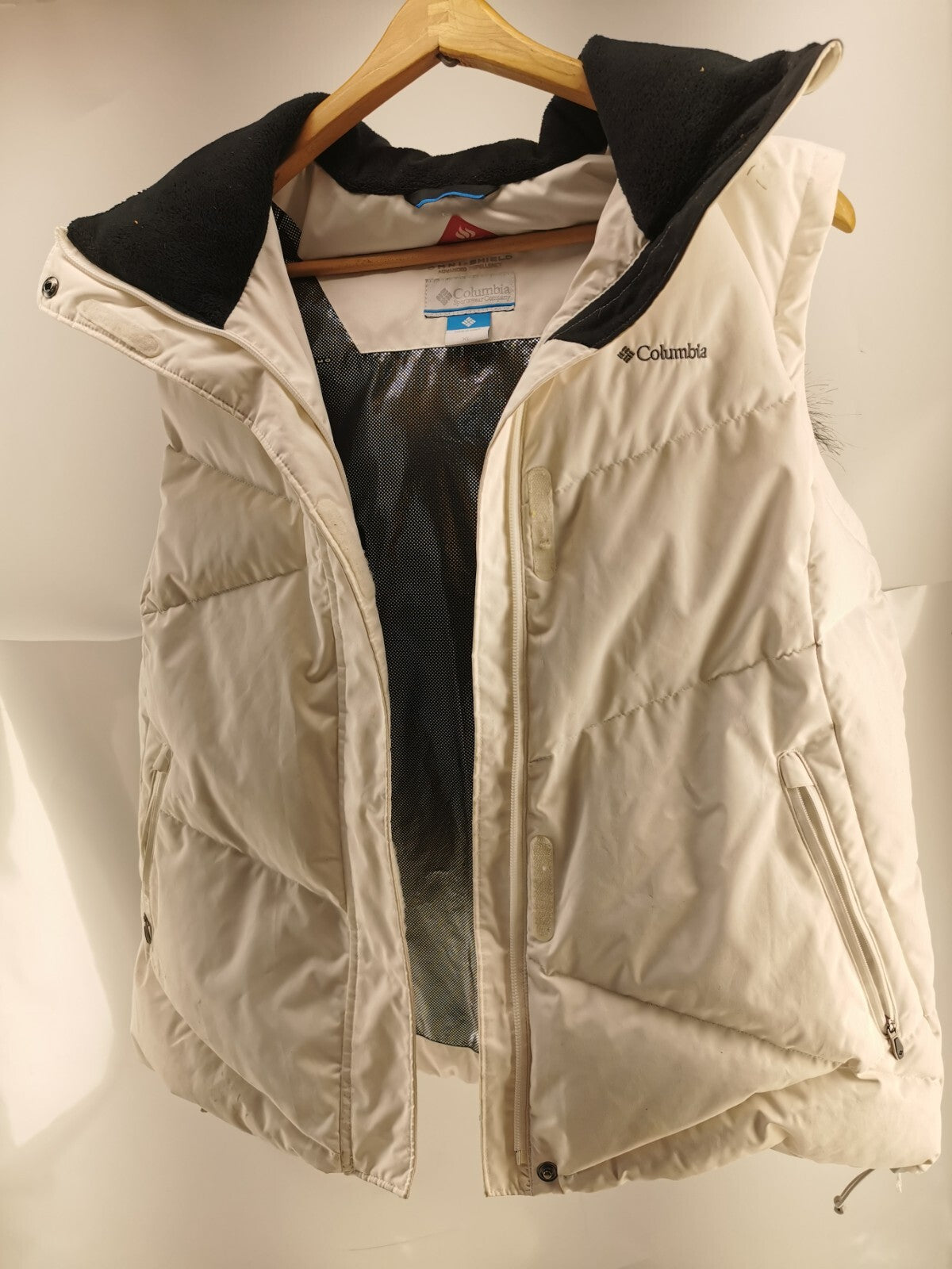 Columbia white Omni Shield Jacket