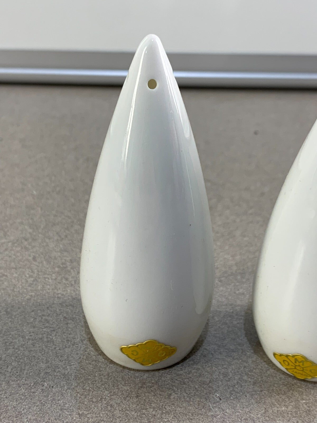 Vintage Modern White Teardrop Ceramic Salt & Pepper Shakers OMC Japan MCM w/ Box