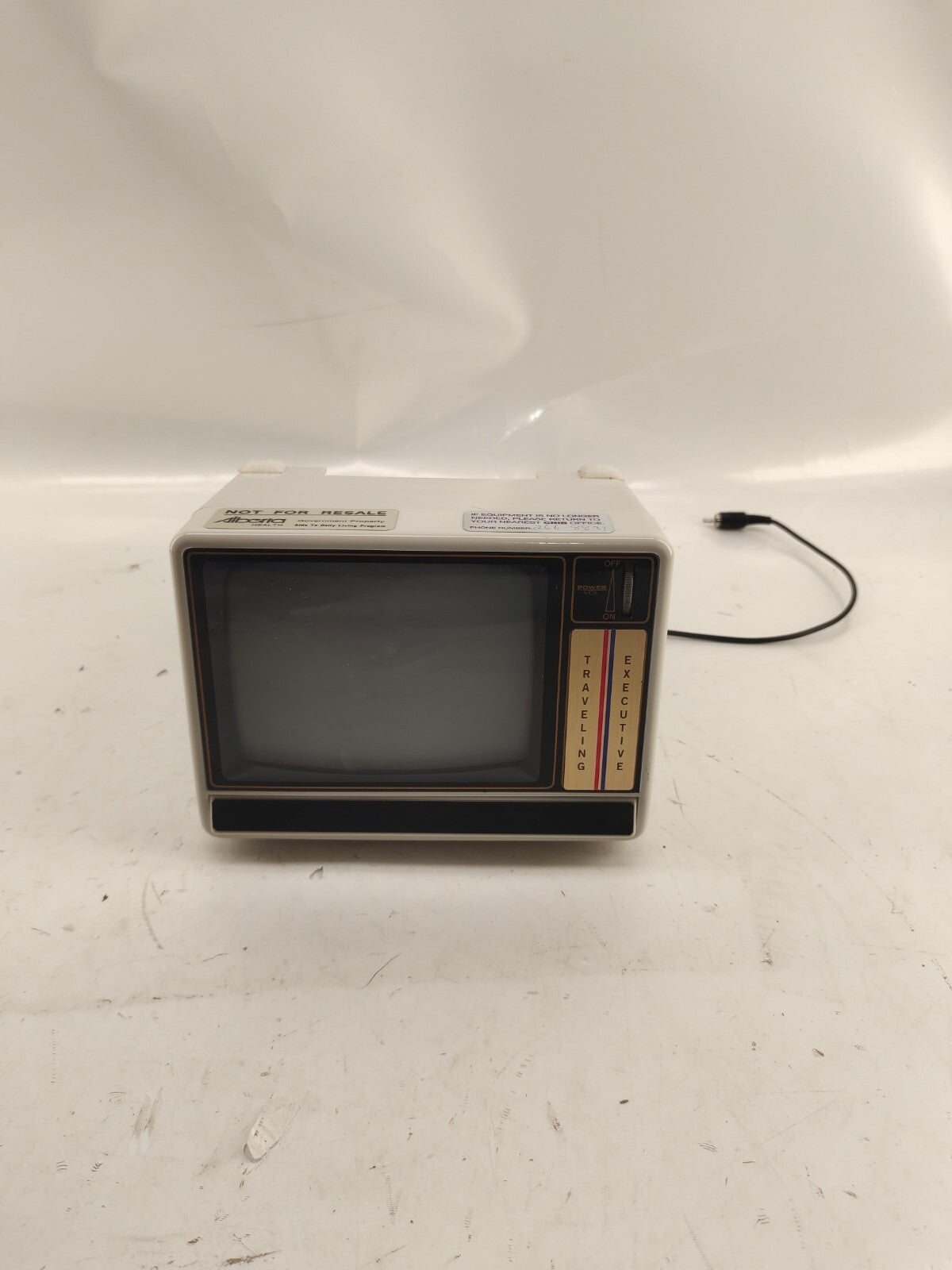 Vintage Travelling Portable Executive II TV Set - Untested