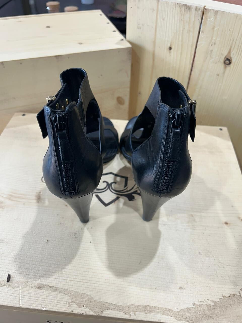 Cole Haan Moama Black Leather Sandal Heels Size 8B