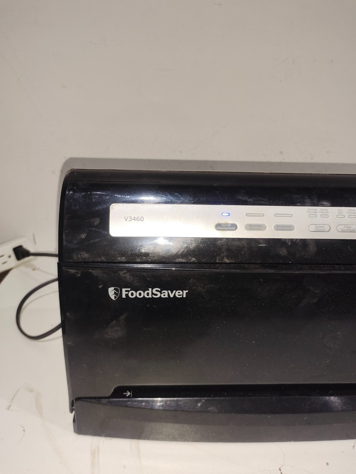 FoodSaver V3460 Space Saving Easy to Use Vacuum Sealer Automatic Sealing