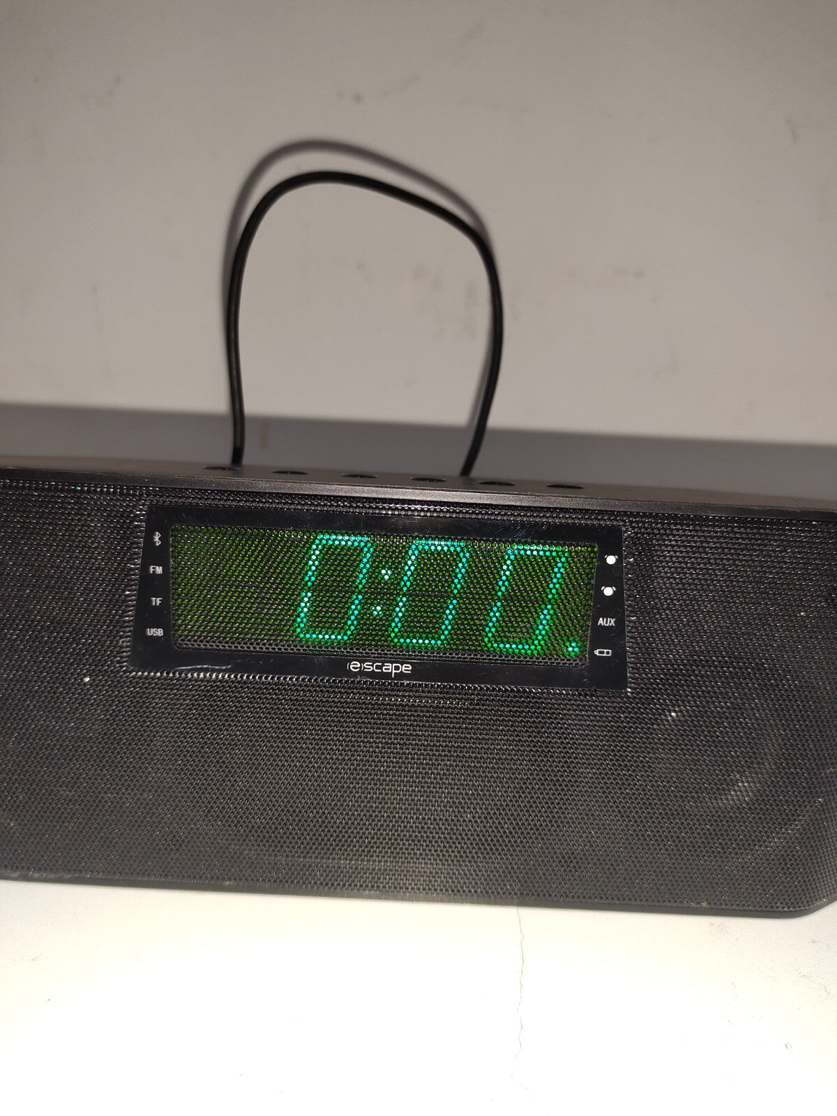 Escape Platinum SPBT029 Wireless Bluetooth Speaker with FM Clock and Radio