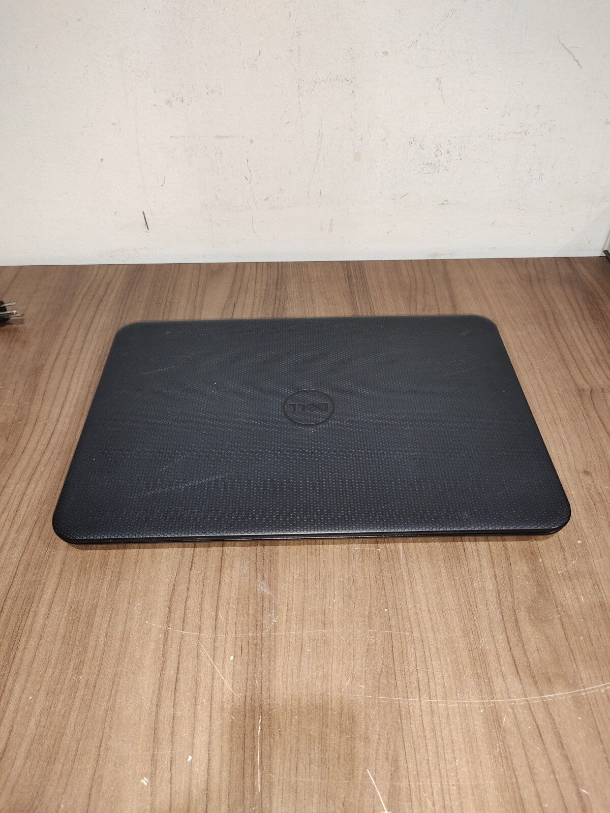 Ordinateur portable Dell Inspiron 15 P28F 15,6" - Celeron N2830 / 4 Go / HDD 160 Go - Pour pièces