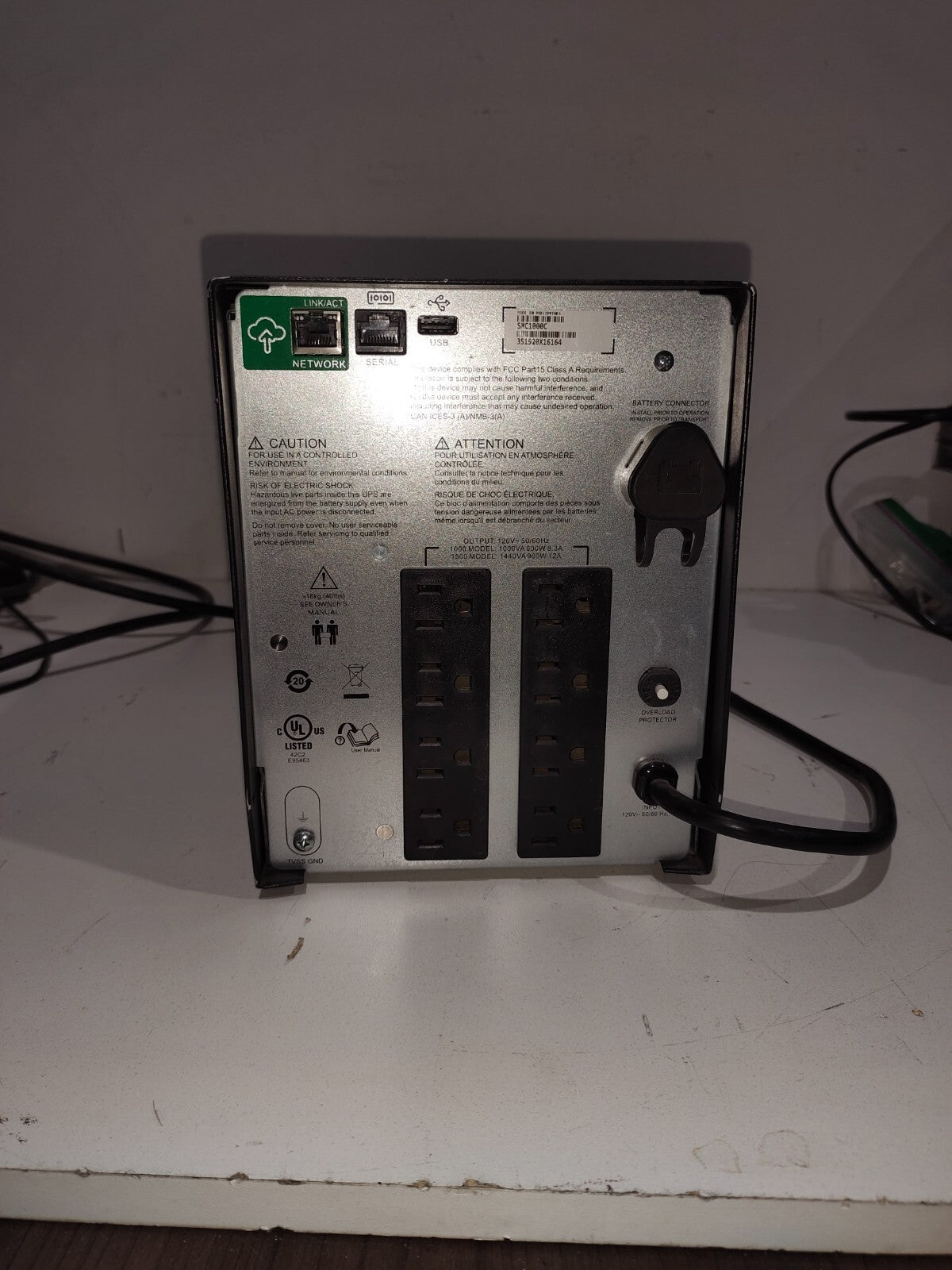 APC SMC1000 Smart-UPS C1000 8-Outlet 120V - 50/60 Hz UPS - 1
