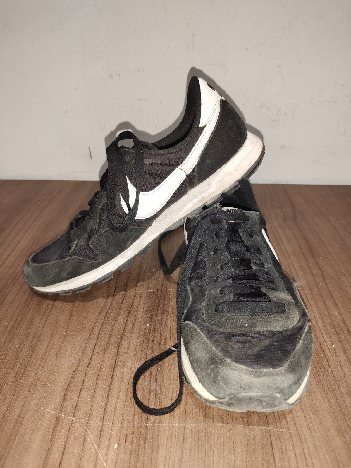 NIKE AIR PEGASUS '83 Women’s Black Leather Suede Running Shoes - Size US - 9