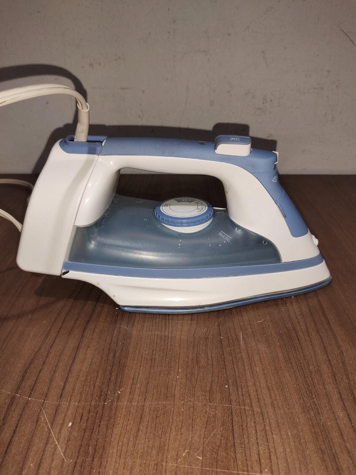 Hamilton Beach Durathon Iron with Cord Management - Model - 19701