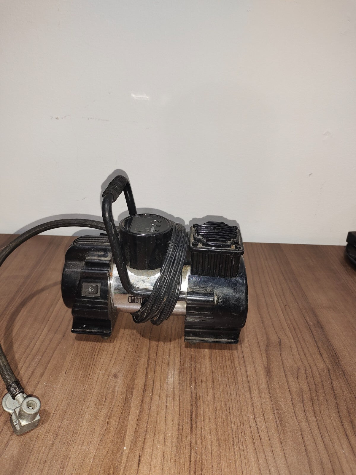 Motomaster - Direct Drive Air Compressor - Untested Black
