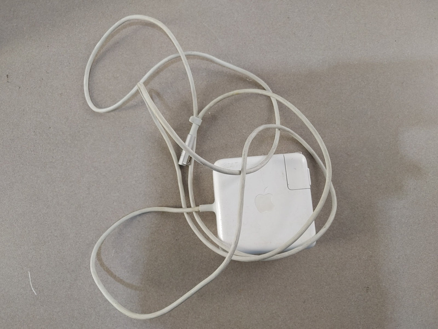 Apple A1344 60w MagSafe Power Adapter White TESTED WORKING Fair