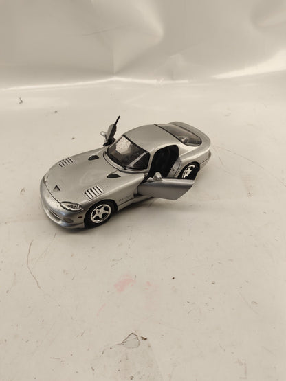 Maisto 1:18 Diecast Special Edition 2013 SRT Dodge Viper GTS - Silver