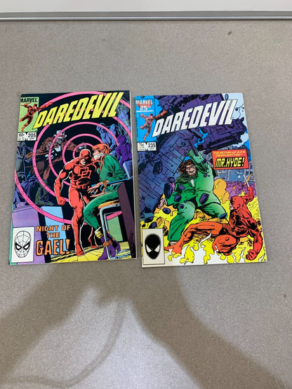 Daredevil #205 & #235 Marvel Comics Lot VF/NM 1984-1986