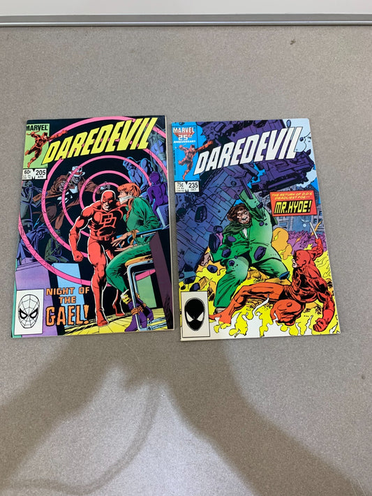 Daredevil #205 & #235 Marvel Comics Lot VF/NM 1984-1986