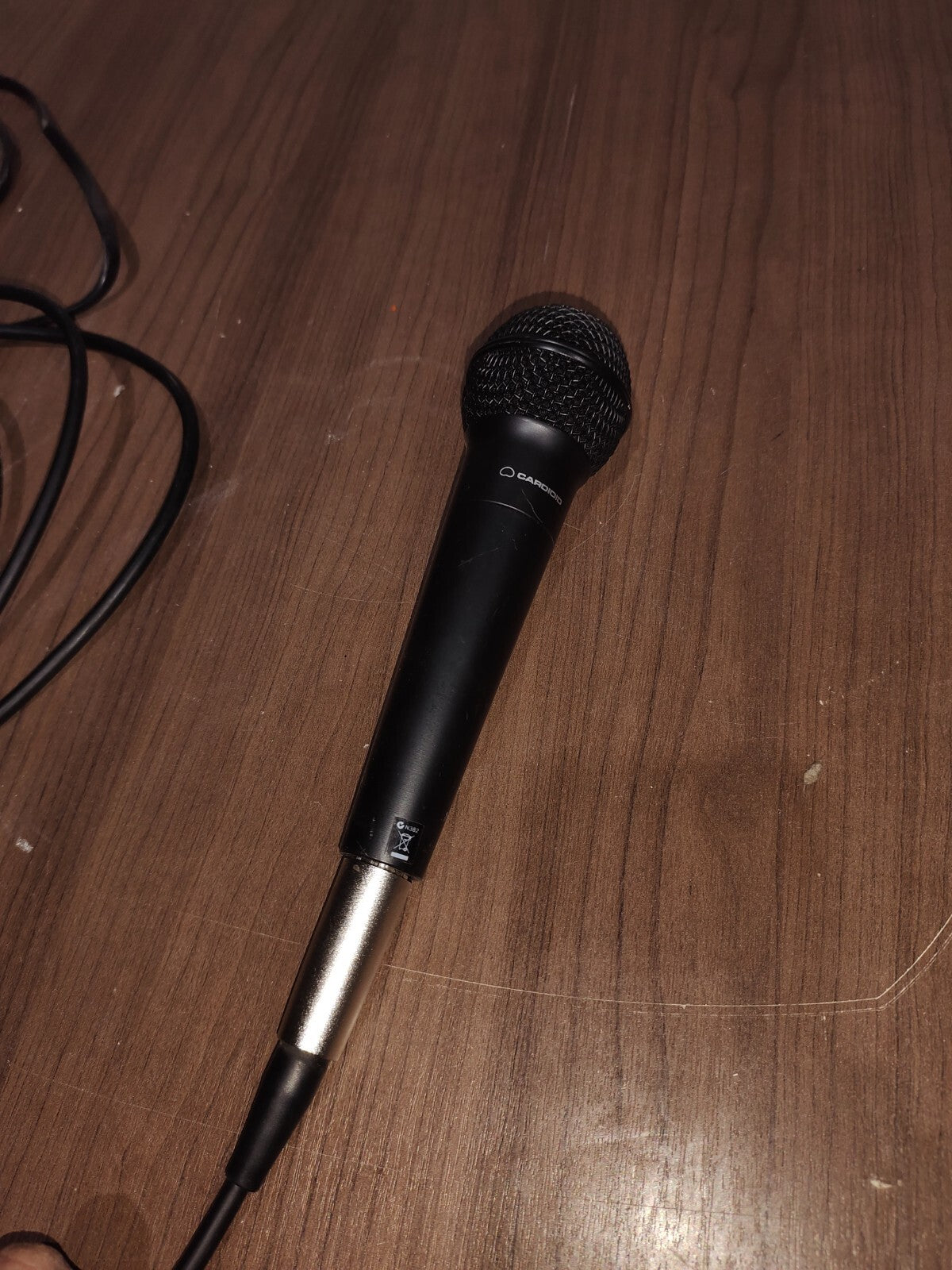 Peavey PVI100 Microphone with 1/4" Cable