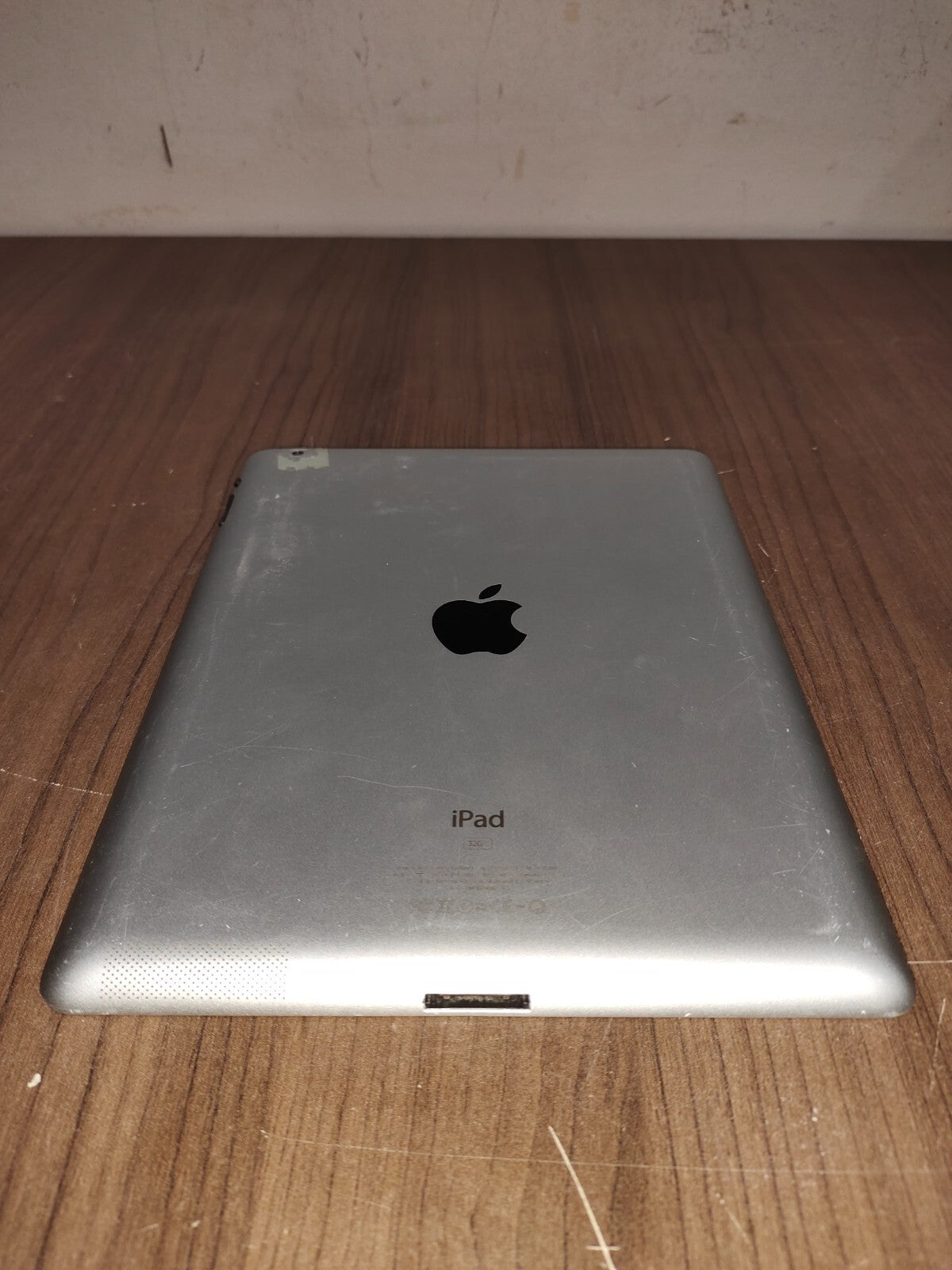 Apple iPad 2nd Gen Black A1395 32GB Wi-Fi MC769LL/A 9.7" - Untested
