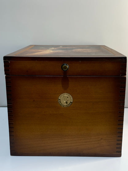 DUCKS UNLIMITED CANADA, HIGH FLYER CLUB Wooden box