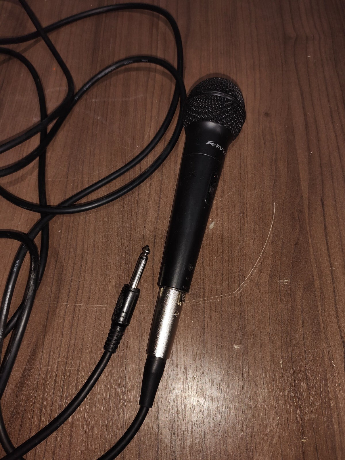 Peavey PVI100 Microphone with 1/4" Cable