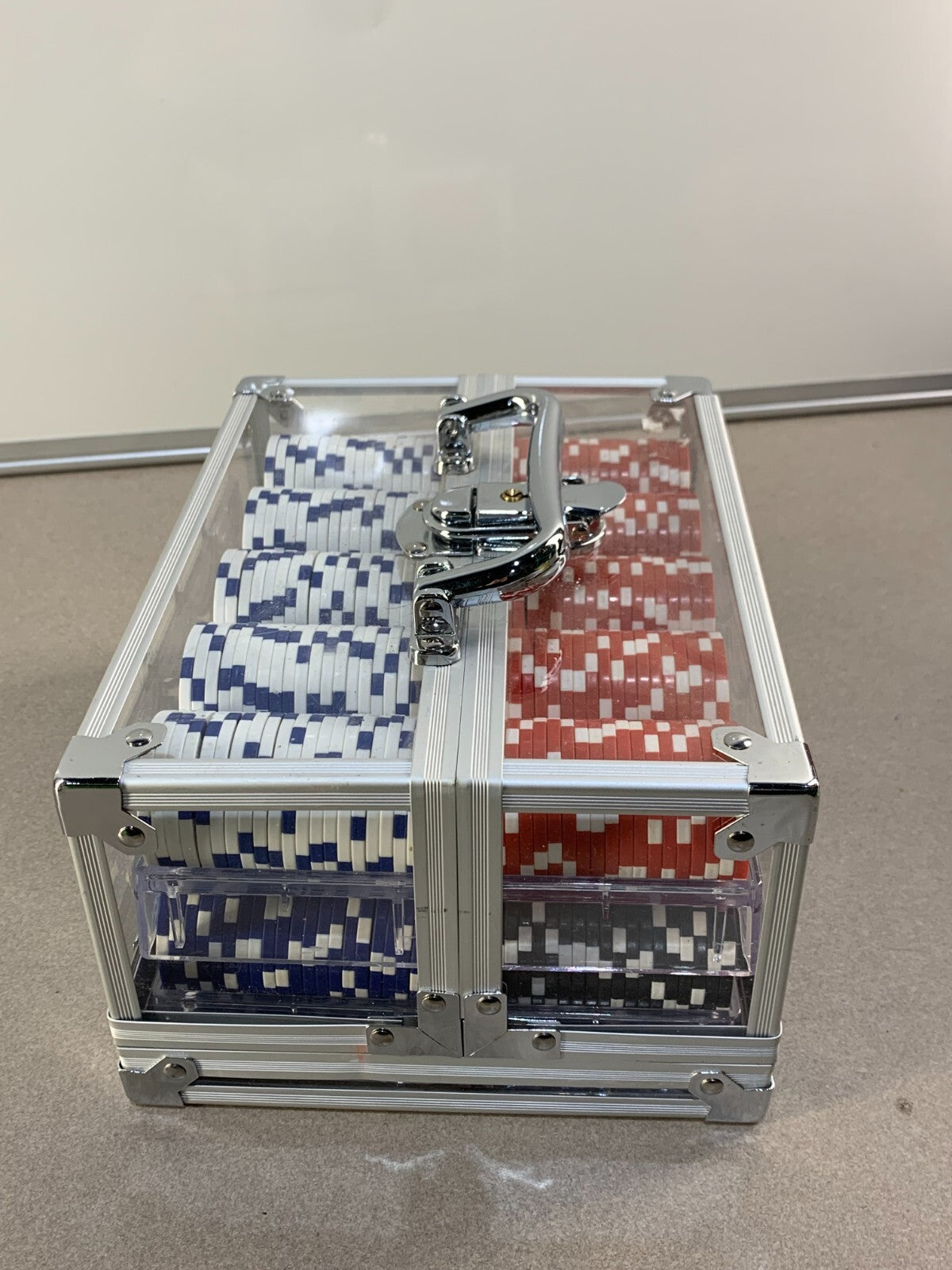 Casino Style Poker Set 600 Chips