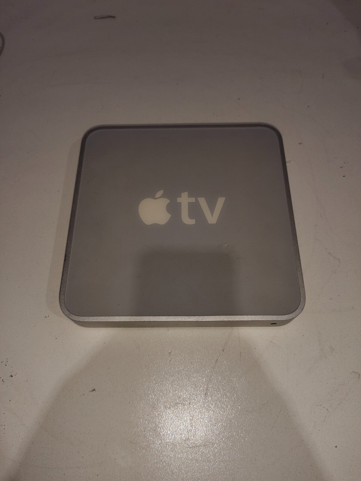 Apple TV (1st Generation) 160GB Media Streamer - A1218