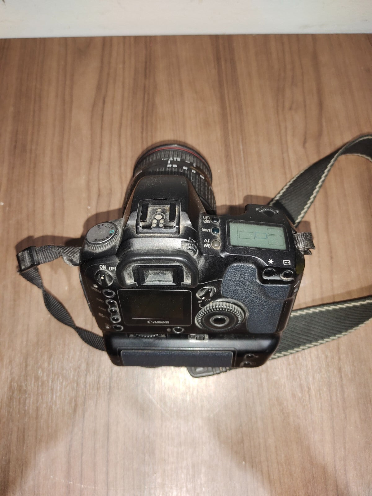 Canon EOS D60 Digital SLR Camera Black Body With Battery Grip BG-ED3