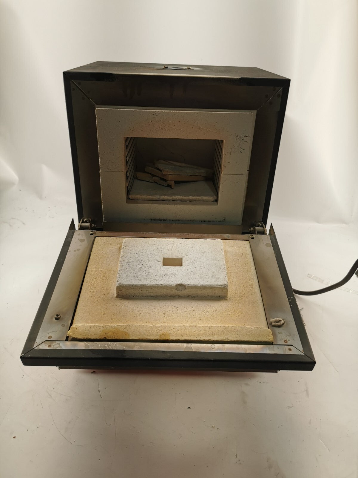 Burn out furnace Jelenko Accu Therm II 1000. For Parts-Error 2