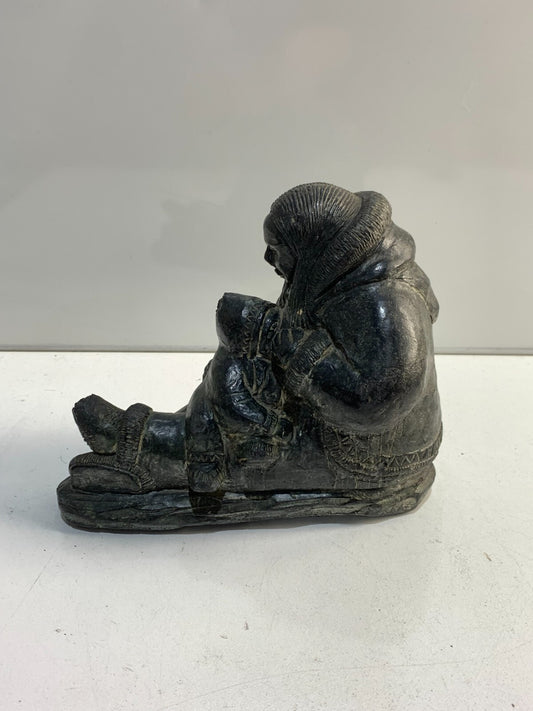 Vintage WOLF Original Sculpture Of Inuit Mother W/ Child Black Soapstone Canada