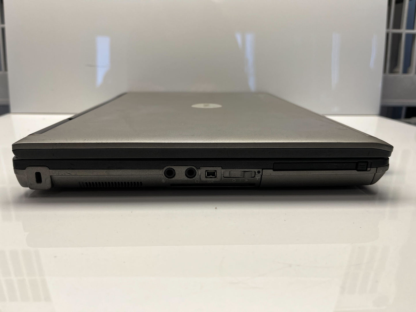 Dell Latitude D630 Core 2 Duo T7500 @ 2.20 GHz 2GB RAM 120GB HDD Windows XP Pro