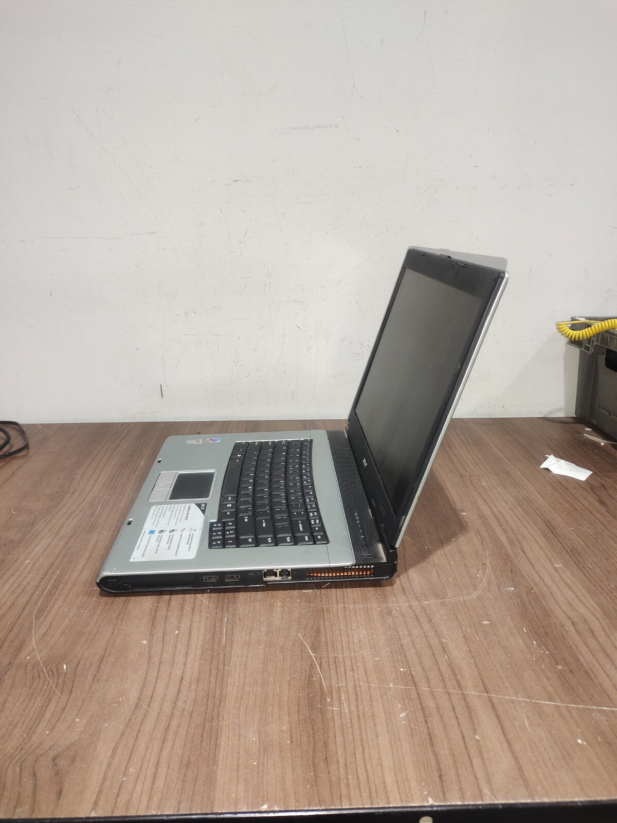 Acer Travelmate 4060 Intel Centrino Model ZL8 - For Parts