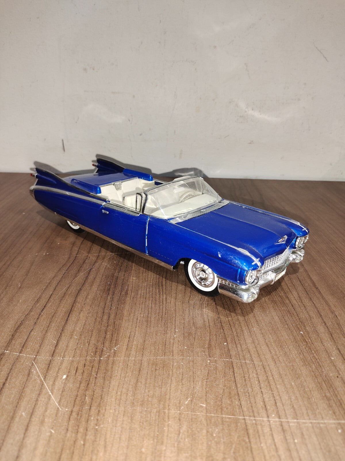 1:18 MAISTO SPECIAL CADILLAC ELDORADO BIARRITZ 1959