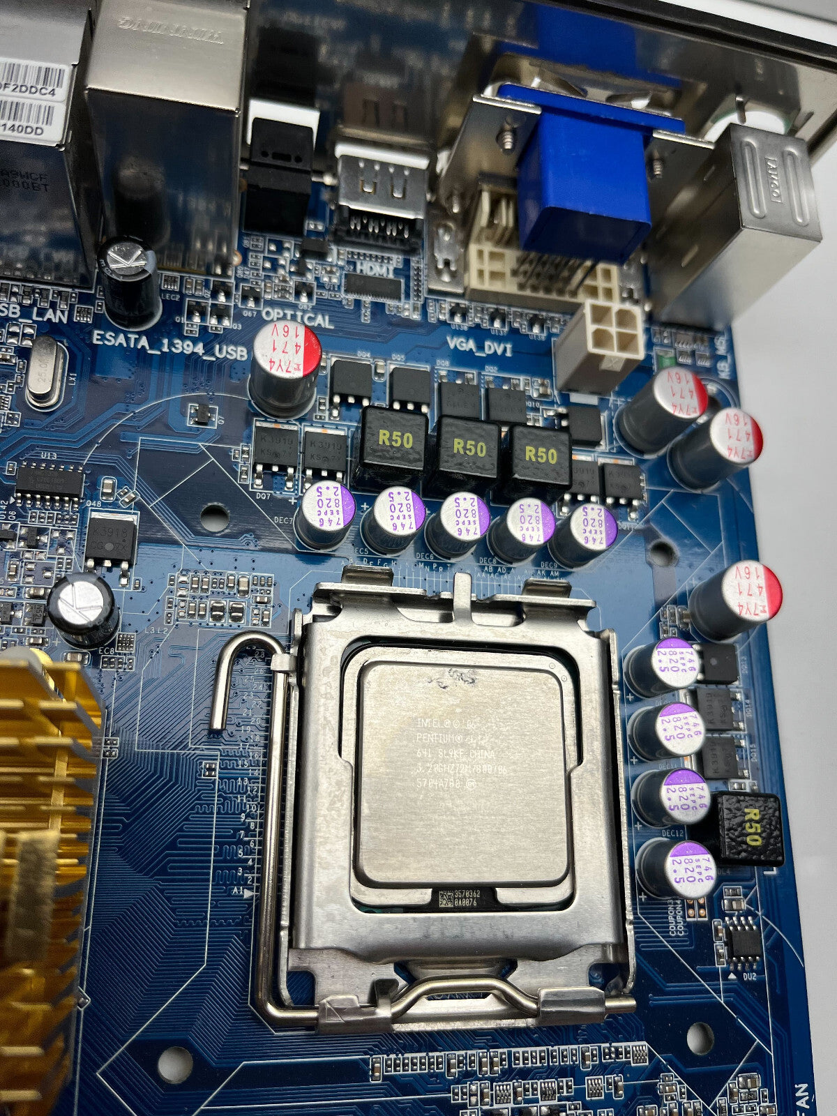 Gigabyte GA-73PVM-S2H Motherboard + Intel Pentium 4 @ 3.2 GHz + 2GB RAM Bundle