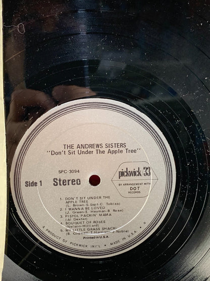 33 Rpm Lp The Andrews Sisters - Don't Sit Under The Apple Tree - SPC-3094