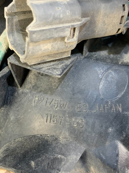 ISUZU NPR NQR W SERIES 2006-2007 LEFT DRIVER TURN SIGNAL LIGHT LAMP CORNER