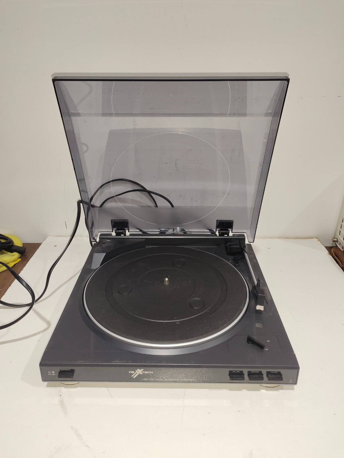 Nexxtech Lab-1100 Record Player Turntable
