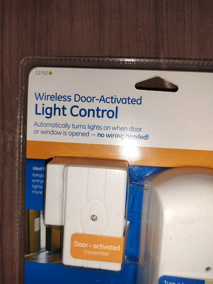 GE Wireless Door-activated Light Control With Grounded Outlet