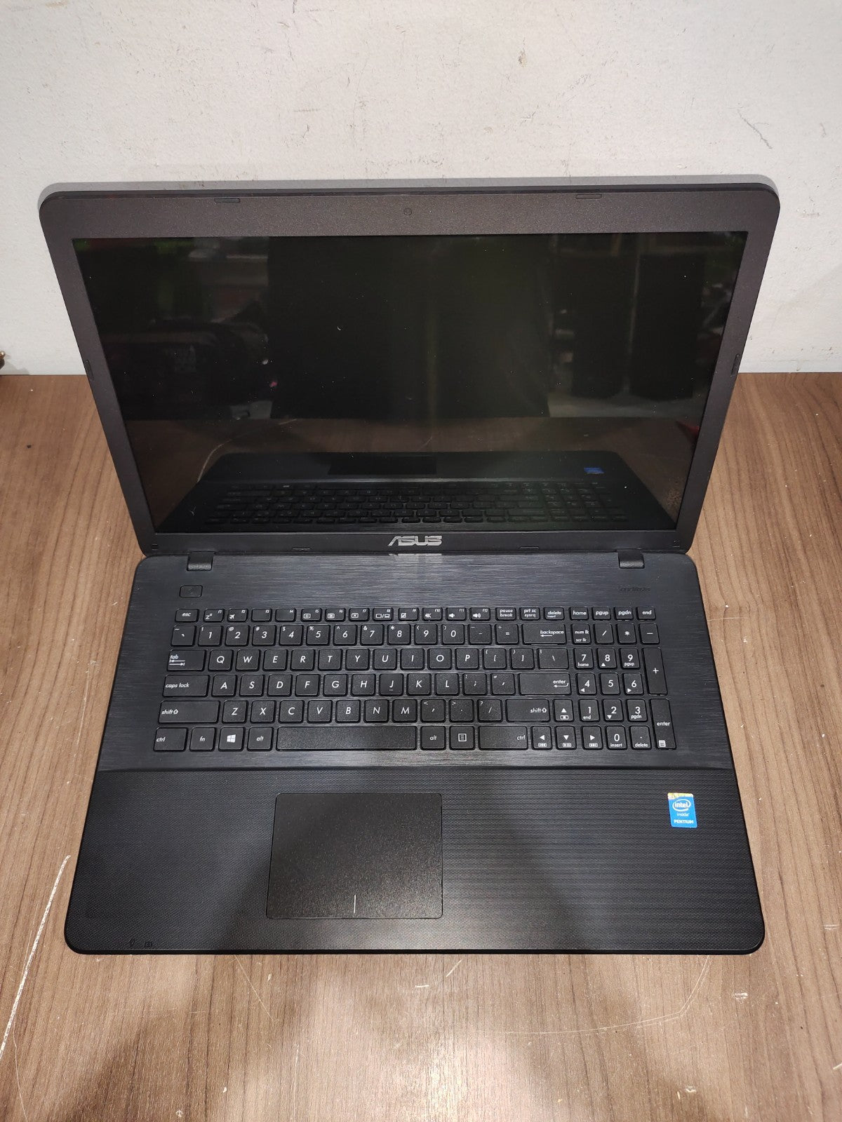 ASUS Laptop X751M 17” 1600x900 Pentium N3700 8GB RAM 1TB HDD Win10 Black