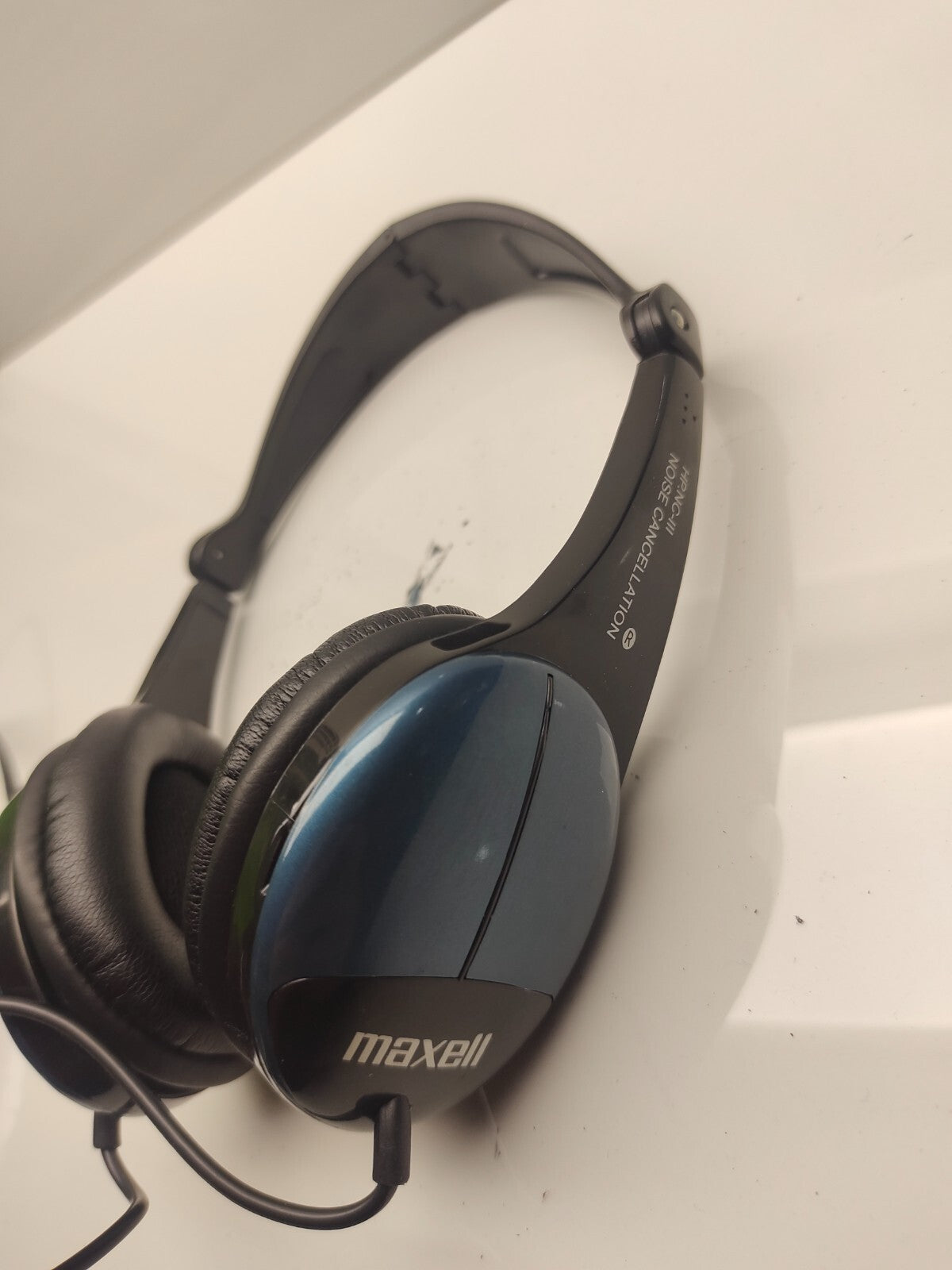 Maxell Lightweight Audio Headphones On Ear