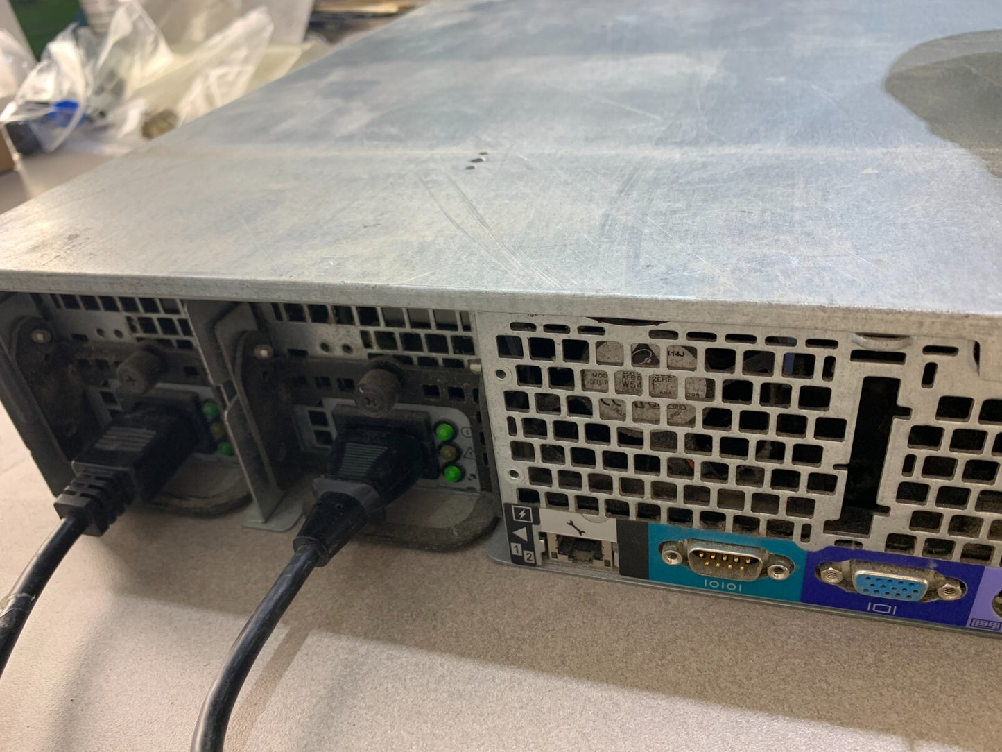 Dell PowerEdge 2850 Rack-Mount Server