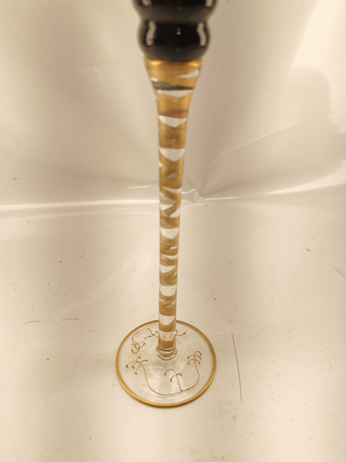 Vintage Red Air Twisted Stem Flared Wine Glass