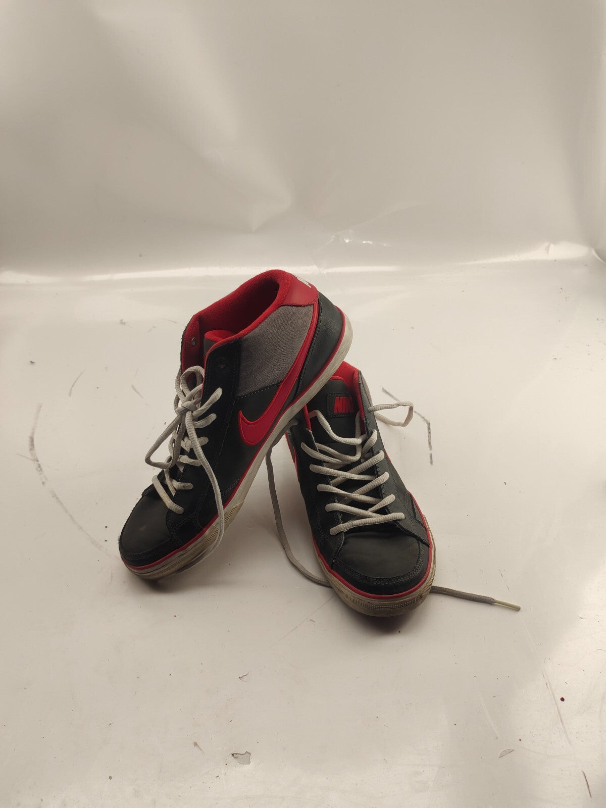 Nike NYX Mrtyr Mid Newsprint Comet Red Men's Size 9.5 US  Grey
