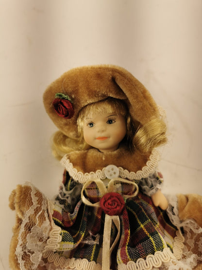 Porcelain dolls, Brown
