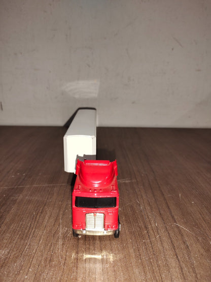 Coca Cola Holiday Semi Truck and Trailer 2006 Die Cast